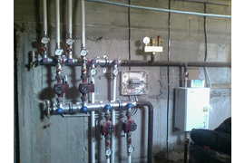 Монтаж оборудования и водопровода