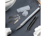 Набор инструментов для украшения кондитерских изделий: держатель, 4 насадки, щипцы