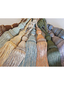 Декоративная кисть для подхвата гардин с большим ассортиментом цветов. Оптовые цены, есть на складе.