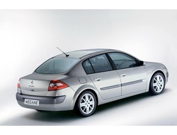 Автомобильные авточехлы для Renault Megane 2 Sd Classic заднее сидение цельное с 2003-2009 г.в.