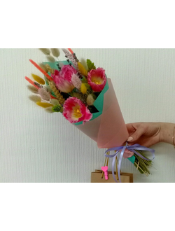 Букет с тюльпанами и сухоцветами «Нежная юность»