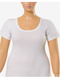 Белая женская футболка большого размера Oztas 2005 в интернет-магазине VamKomfort