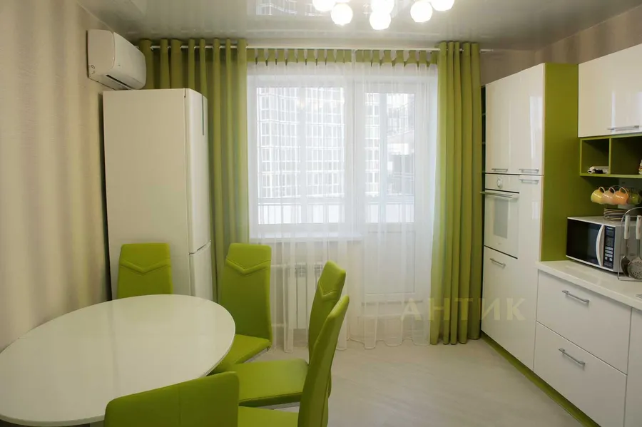 Салатовые занавеси на кухню