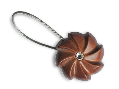 "Муза", подхват на магните из дерева