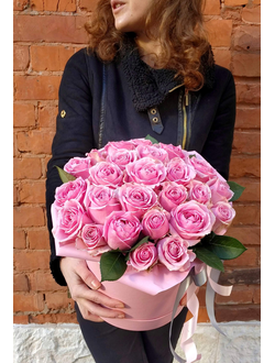 Букет из розовых роз в шляпной коробке, розовые розы, розы в коробке, коробок с розами