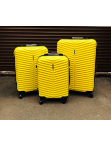 Пластиковый чемодан  Баолис желтый размер S