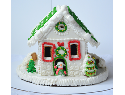 Большой пряничный домик с маршеллоу и снеговиком