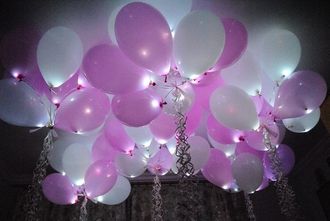 Розово-белые шары со светодиодами