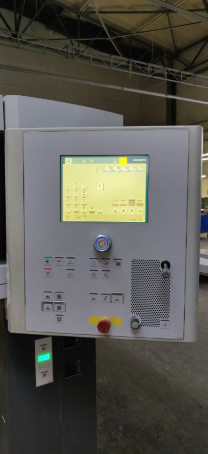 Замена сенсорного стекла на панели оператора приёмкой F2.090.9375, печатной машины Heidelberg.