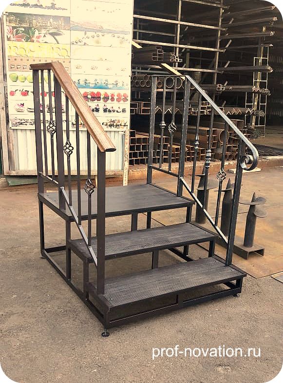 Лестница на металлокаркасе - образец