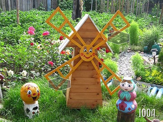Деревянная мельница с личиком для декора