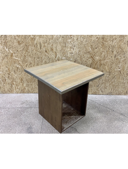 Стол деревянный (квадратный)