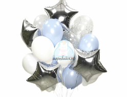 Композиция из бело голубых и прозрачных шаров со звездами