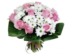 Букет Солнца из роз с хризантемой