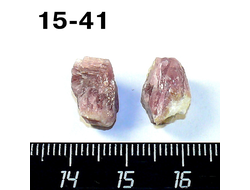 Турмалин натуральный (необработанный) Малхан №15-41: пара - 2,5г - 12*8*8мм + 12*9*7мм