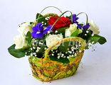 Композиция цветочная в ведерке флористическом с доставкой в Набережные Челны
