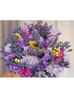 Очаровашка букет с живыми цветами «Сочный микс»