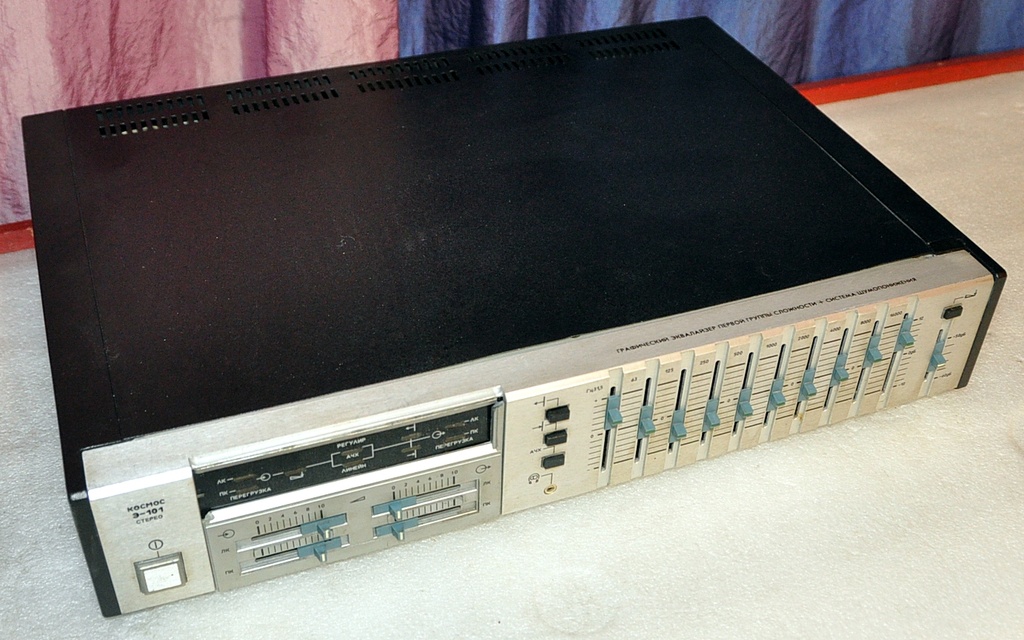 Предварительные усилители и эквалайзеры - Эквалайзер Космос Э-101С