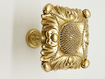 R 276, серия Magestic. Настенный держатель портьер квадратный