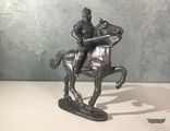 Всадник Русич 12 (Съемный Меч и круглый щит) Случайная лошадь.