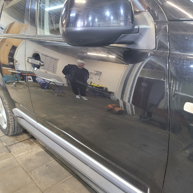 Выпрямление без покраски передней двери Mitsubishi Outlander