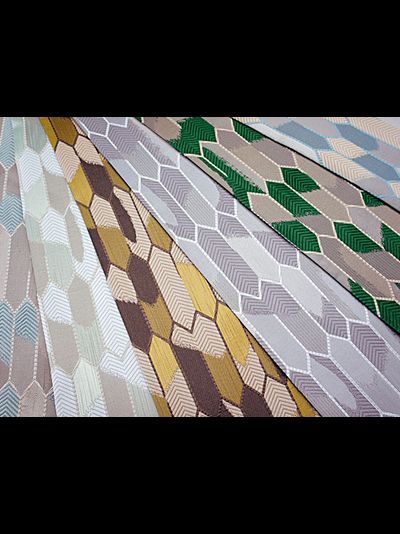 Двусторонняя разноцветная жаккардовая портьера с геометрическим рисунком