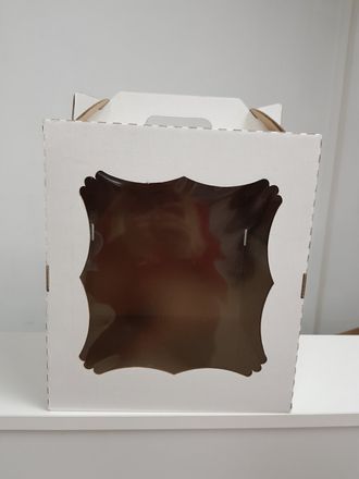 Коробка для торта с фигурным окном с РУЧКОЙ, 26*26*30 см, БЕЛАЯ