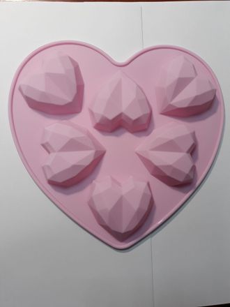 Форма в виде сердца силиконовая для выпечки 6 ячеек Сердце грани