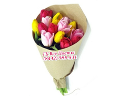 17 тюльпанов букет микс в крафте
