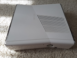Белый Xbox 360 + Kinect + Игры (Чипован)