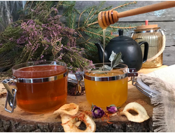 Мед натуральный,  c лесной пасеки (упаковка 0,3 кг, цена за кг 1300 рублей)