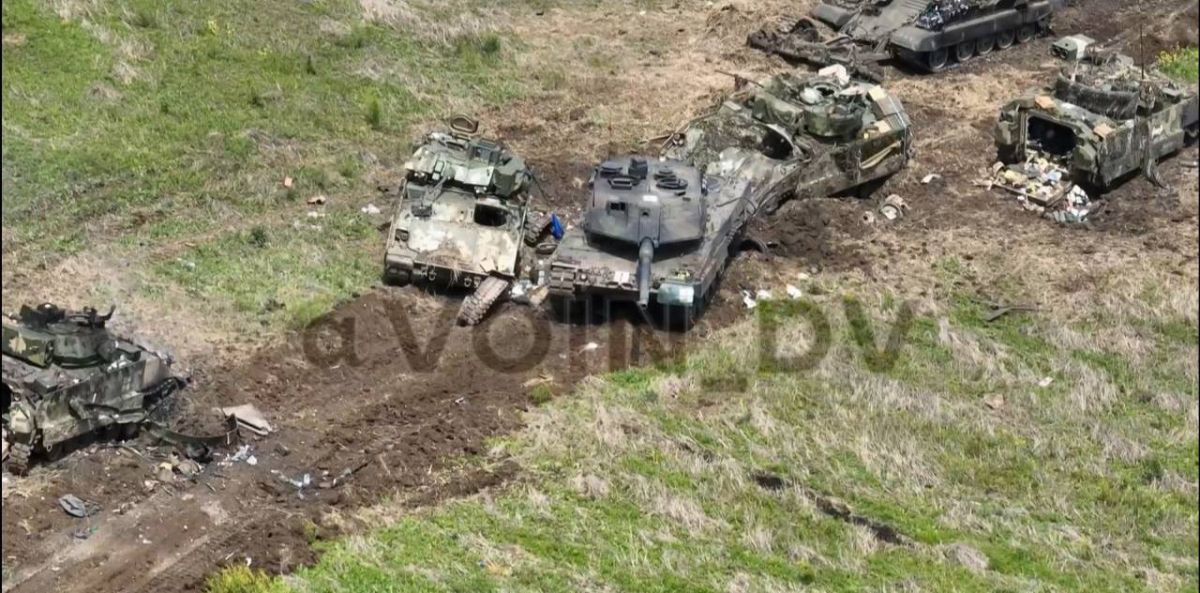 Подбитые БМП М2 Bradley ODS-SA и танк Leopard 2A6, 9 июня 2023 года. Кадры: @voin_dv