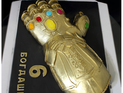 Торт перчатка Таноса
