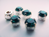 Шатон 8 мм цвет Emerald #123, оправа Серебро