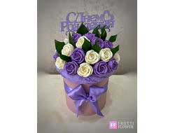 Купить букет из шоколадных роз №5 в шляпной коробке в Ростове-на-Дону | FRUTTI FLOWER