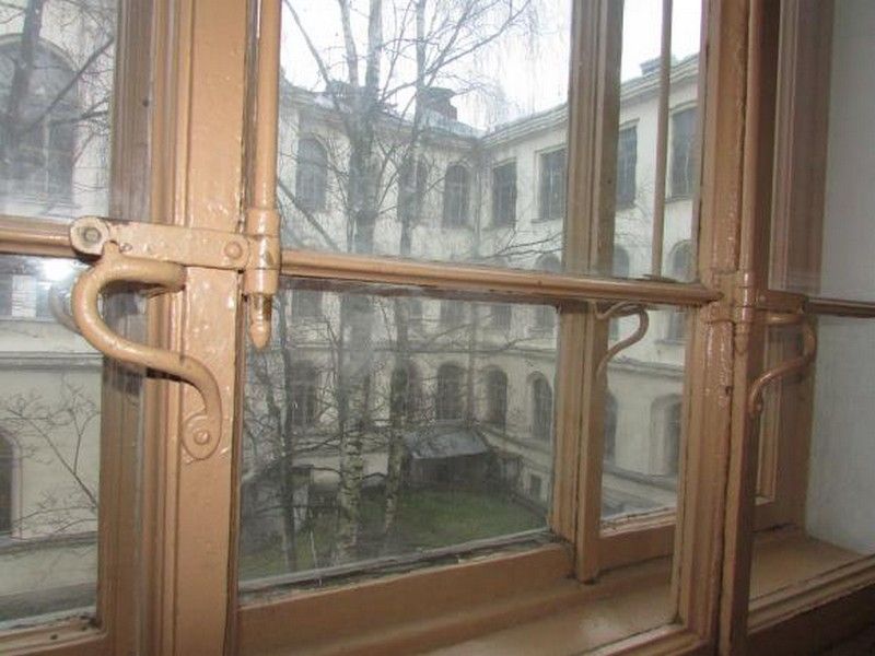 Выбор между реставрацией деревянного окна и покупкой окон пвх