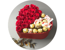 Сладкие композиции, розы с конфетами, рафаэлло с цветами, конфеты с доставкой, розы с доставкой, ирк