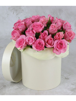 Шляпная коробка 25 розовых роз