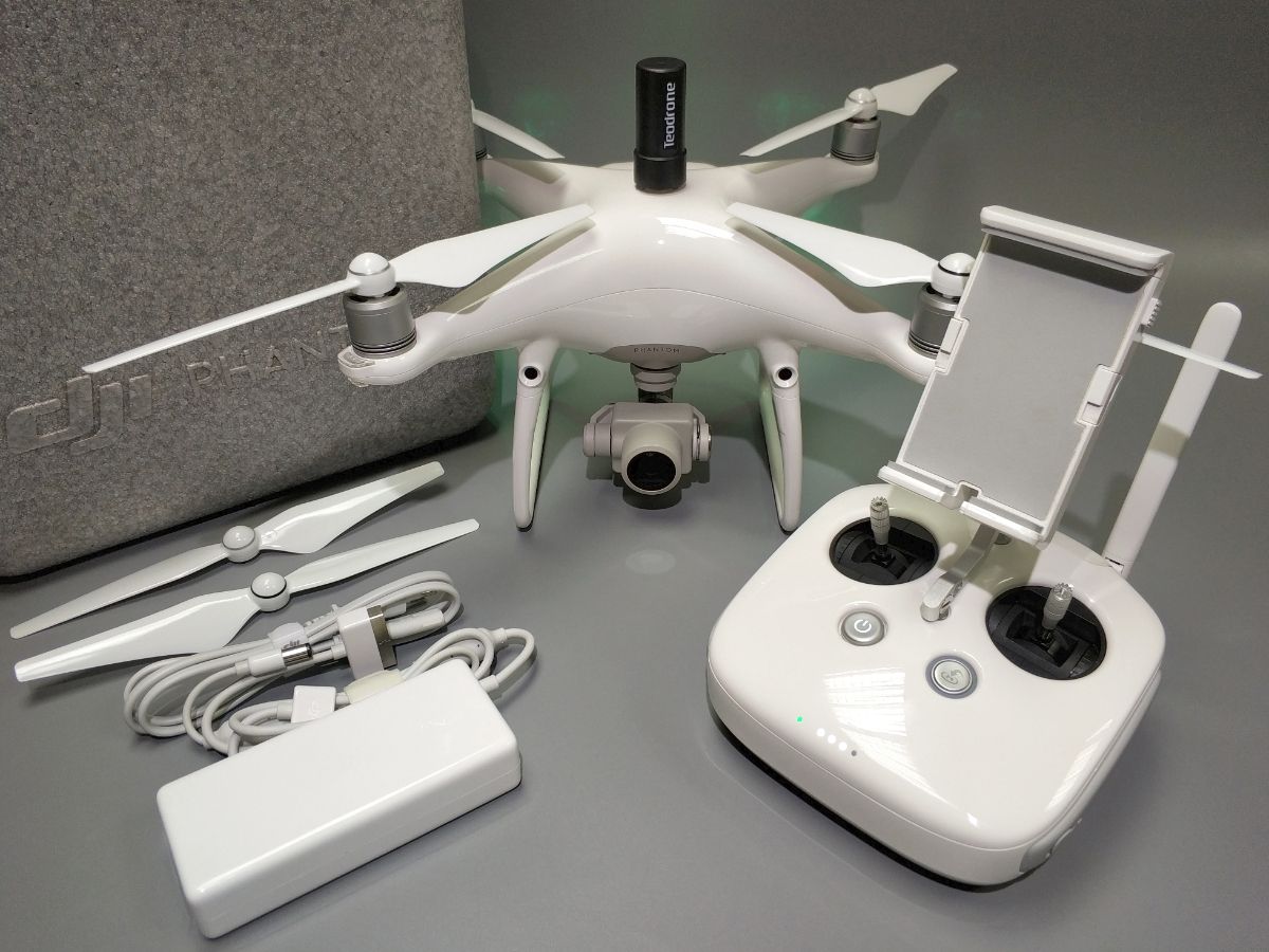 Аренда геодезического квадрокоптера DJI Phantom 4 Pro PPK