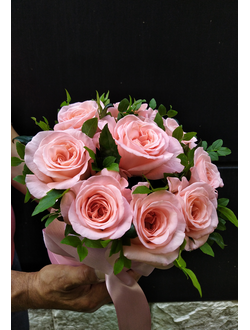 Коробка с розовыми пионовидными розами Лондон ай, розы лондон ай, розовые пионовидные розы