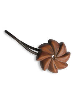 "Муза", подхват на магните из дерева