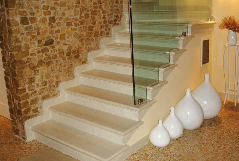 ступени для лестниц из искусственного камня
