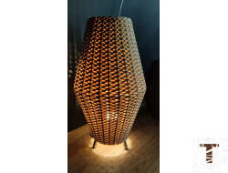 Напольный светильник из искусственного ротанга