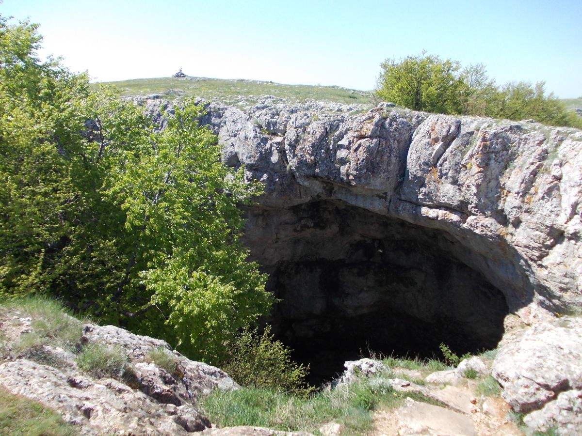 активный тур по местам силы в Крыму, пещера Большой бузлук