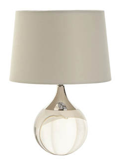 Настольная лампа в форме хрустального полированного шара с хромом и белым абажуром.