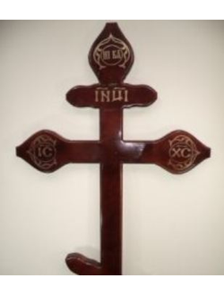 Крест сосна полированный фигурный, выс. 200 см.