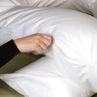 Большая подушка для беременных формы G наполнитель искусственный пух, наволочка на молнии белый страйп