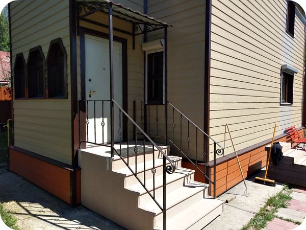 Лестница из профильной трубы