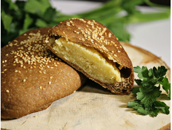 Пирожок ржано-пшеничный с картофелем и луком (100 гр)