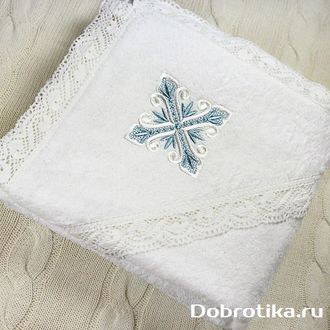 кружевное крестильное полотенце с бело-голубым крестом